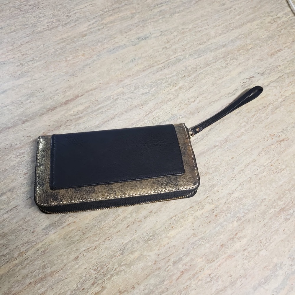 2B wallet. NWOT